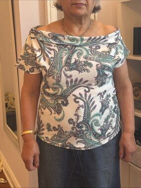 Suzy Shier Off-Shoulder Paisley Blouse in White, Teal and Purple